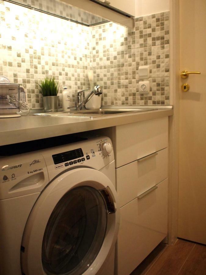 Cosy Flat Posh Quartier Kolonaki Apartamento Atenas Exterior foto