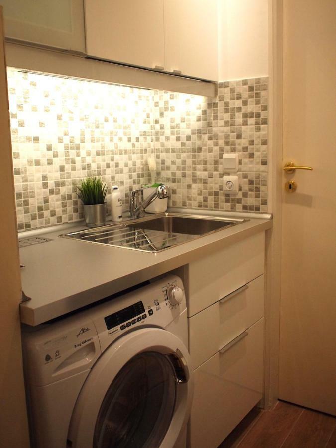 Cosy Flat Posh Quartier Kolonaki Apartamento Atenas Exterior foto